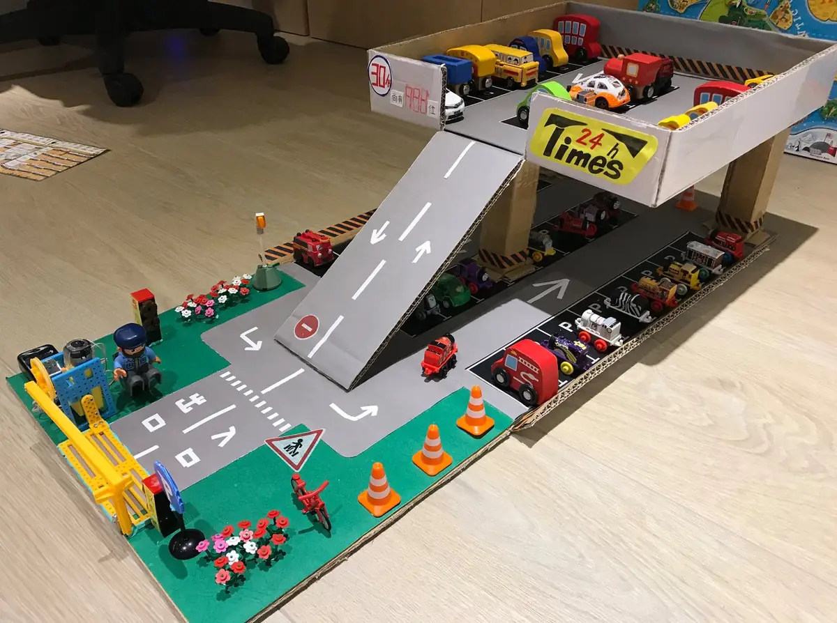 紙箱 DIY｜自己做一座立體停車場